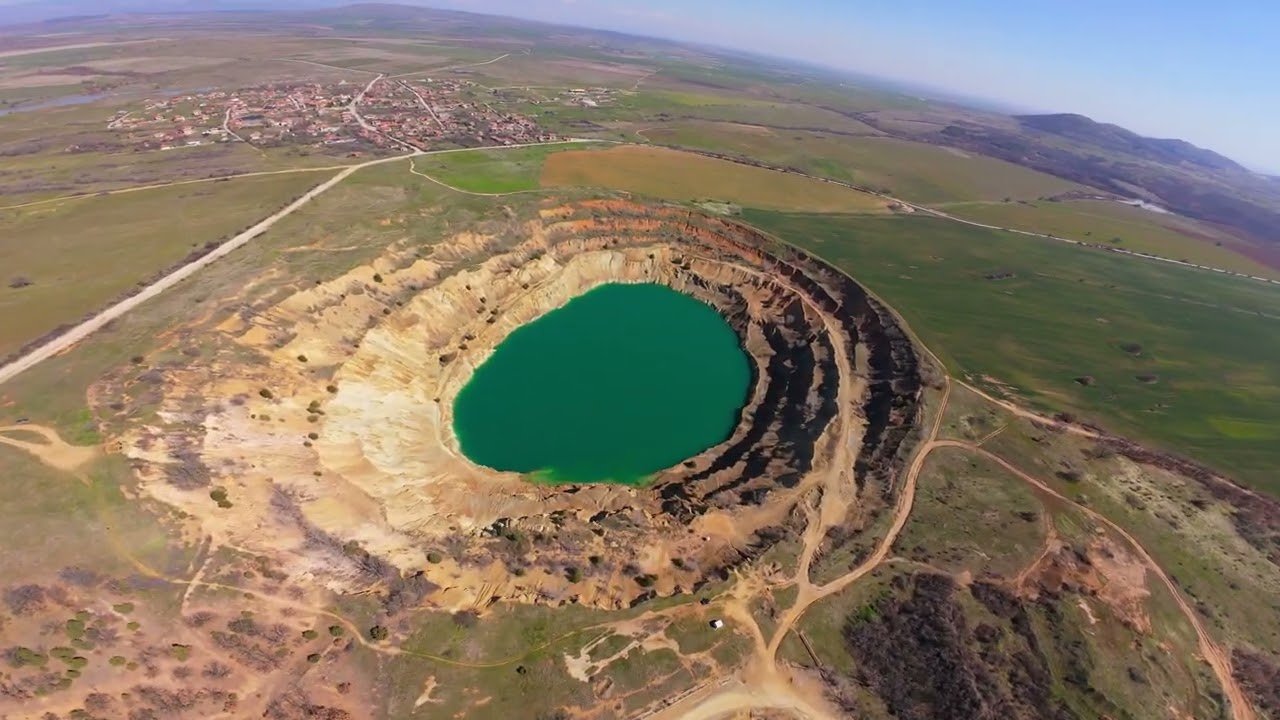 Изоставената мина Цар Асен - основният кратер - Tsar Asen mine main dig