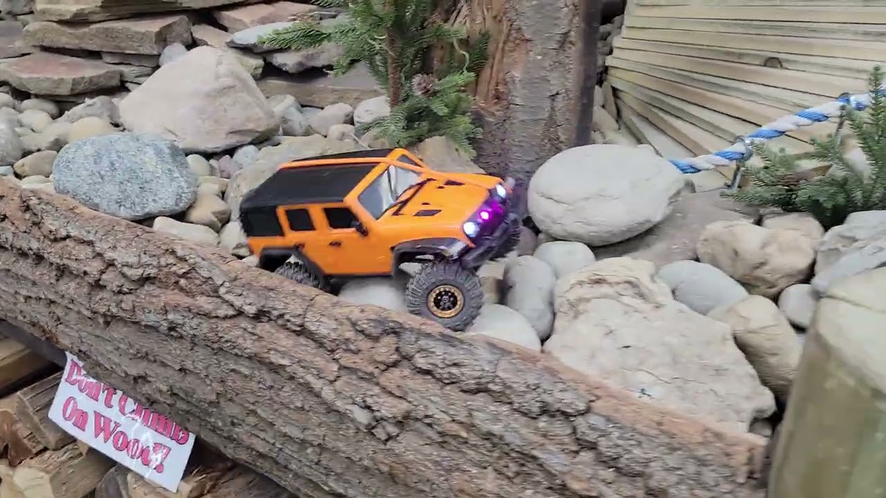 Sasha crawling at @IronCityRCHobbies with her Austar Ax8560 Pt2