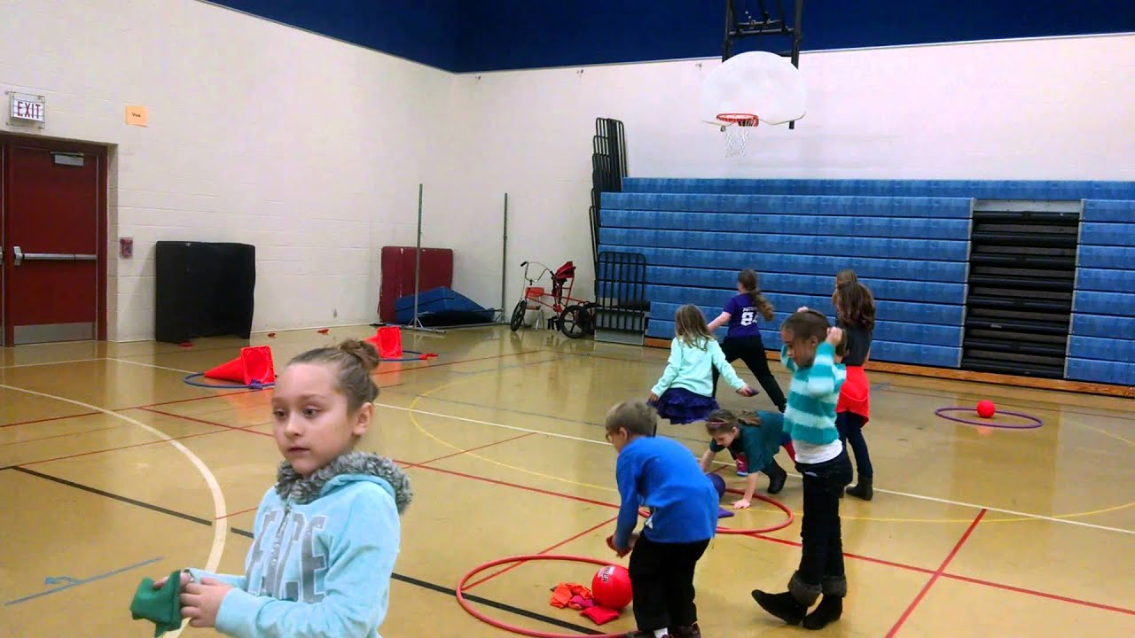 Thanksgiving throwing game - Stuff the Turkey.