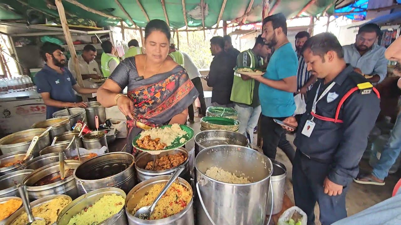 Hyderabad Famous Anuradha Debi Serves Best Roadside Meal | Non Veg Thali 100 Rs | Indian Street Food