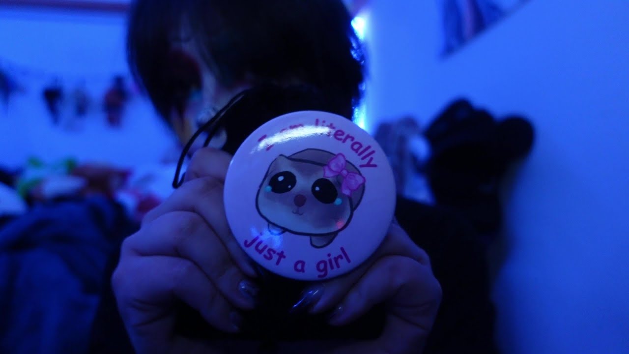 ASMR | Tapping on Random Things in My Room for Tingles