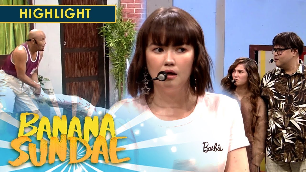 Angelica notices the suspicious activities of her neighbor | Banana Sundae