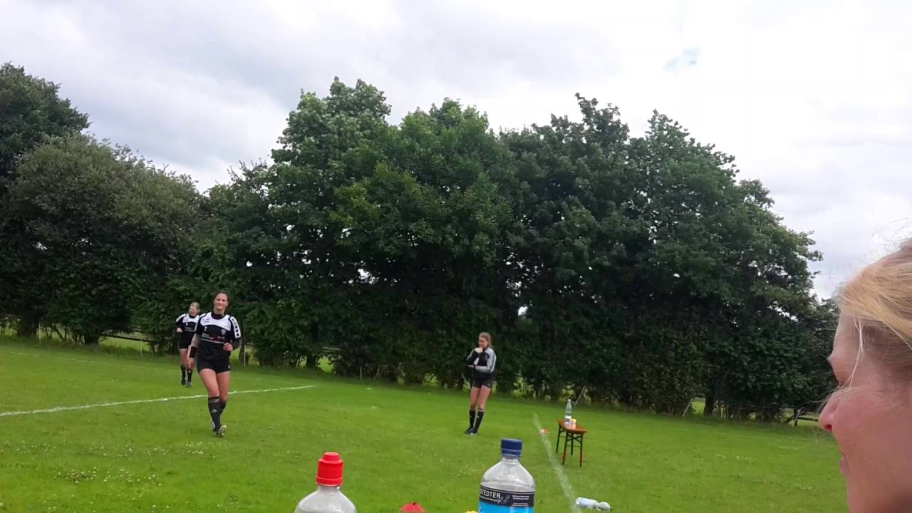 Faustball Bundesliga TSV Sch&uuml;lp - TV Brettorf Spielszenen 3 Satz Feld 2016