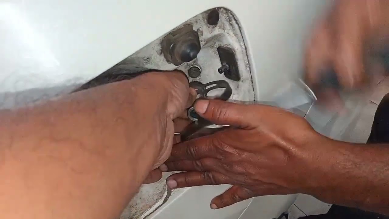 maruti ertiga cng filling valve leakage