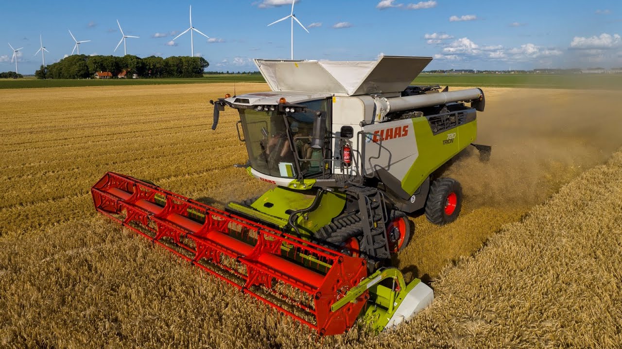 First day of harvest 2023 | New Claas Trion 720 | Winter barley