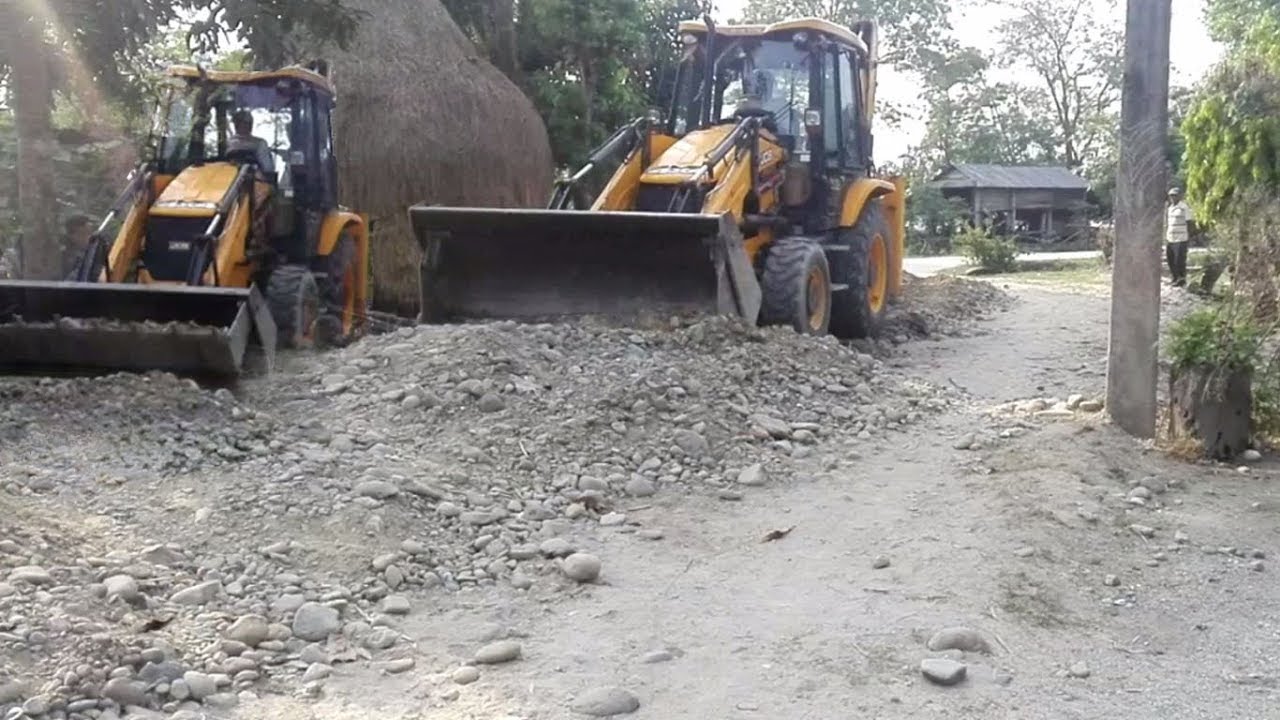 JCB BACKHOE Levels Road In Unique Way-Shocking Skills