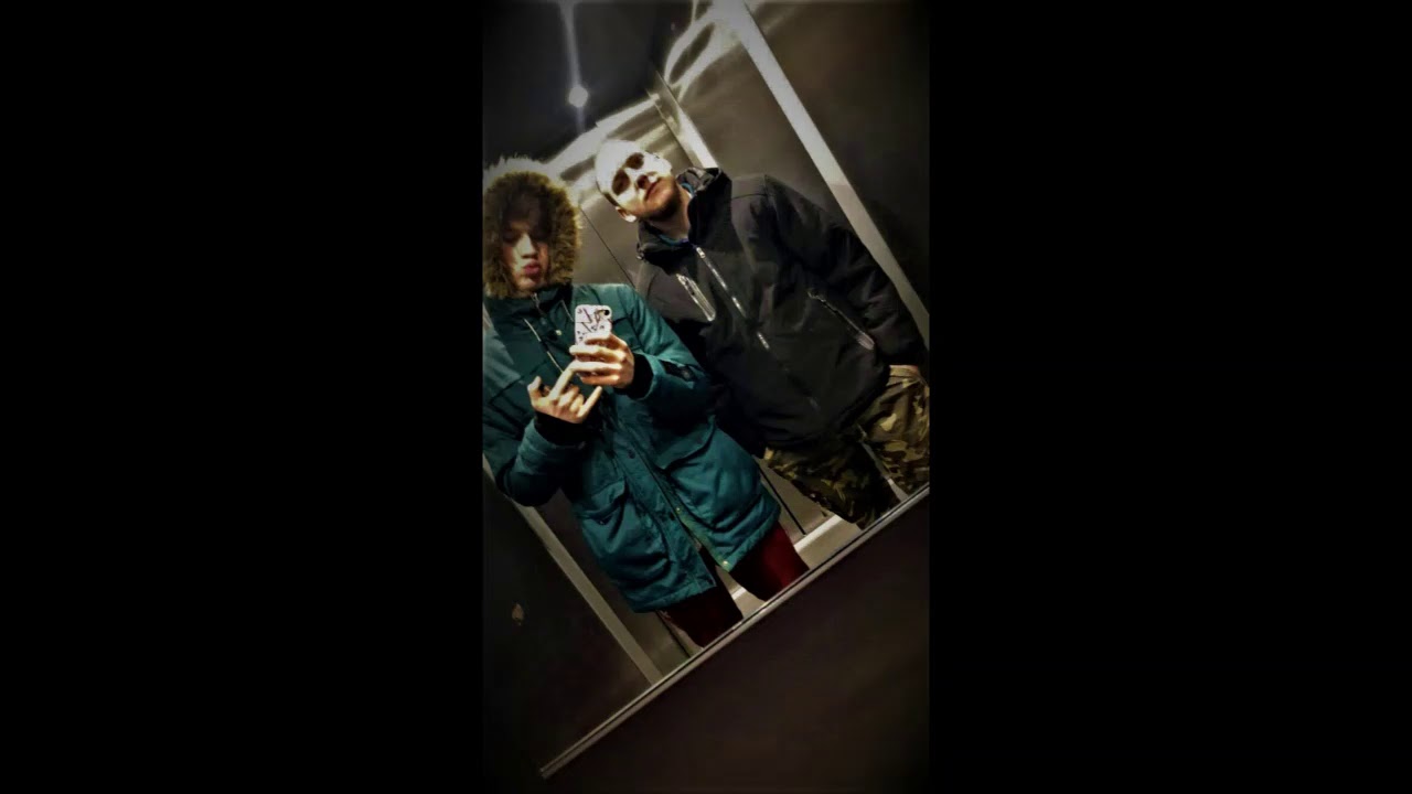 Andrzej Andruszkiewicz ft. PERZU - Ona ma fajną dupę