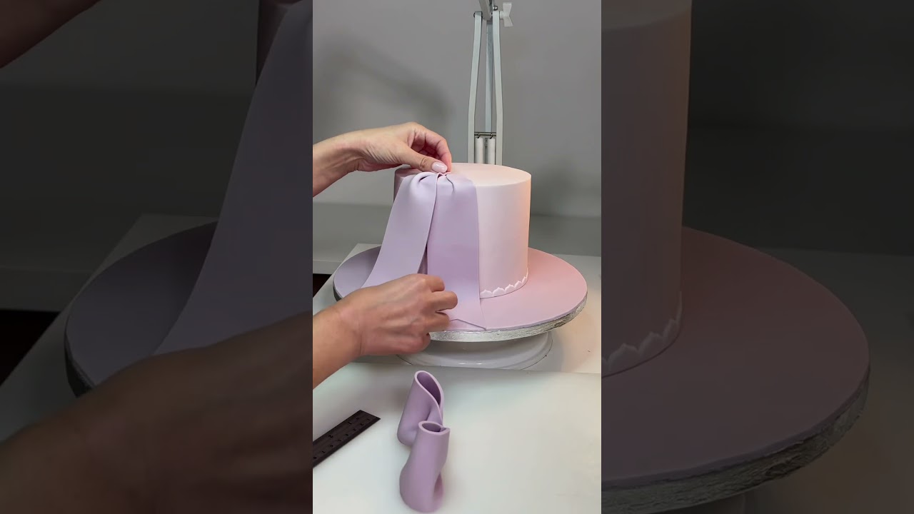 How to make a large cascading fondant bow cake #fondantbow #sugarbow #howto #cakedecorating #cakeart