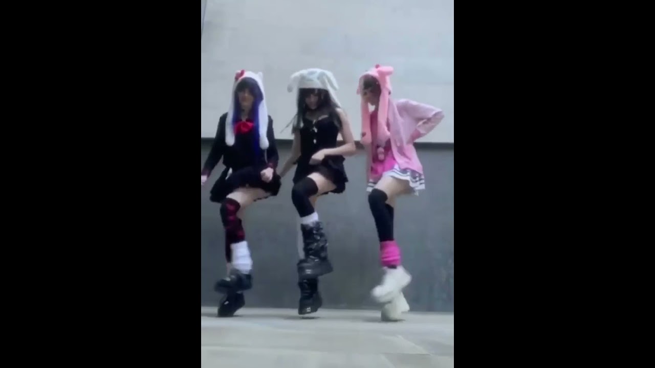 White girls woo walking #ripwoo