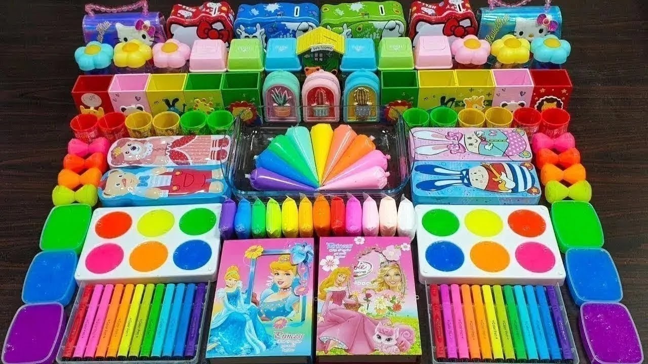 RELAXING WITH CLAY PIPING BAG AND MANY THINGS ! Mixing random things into slime !!!