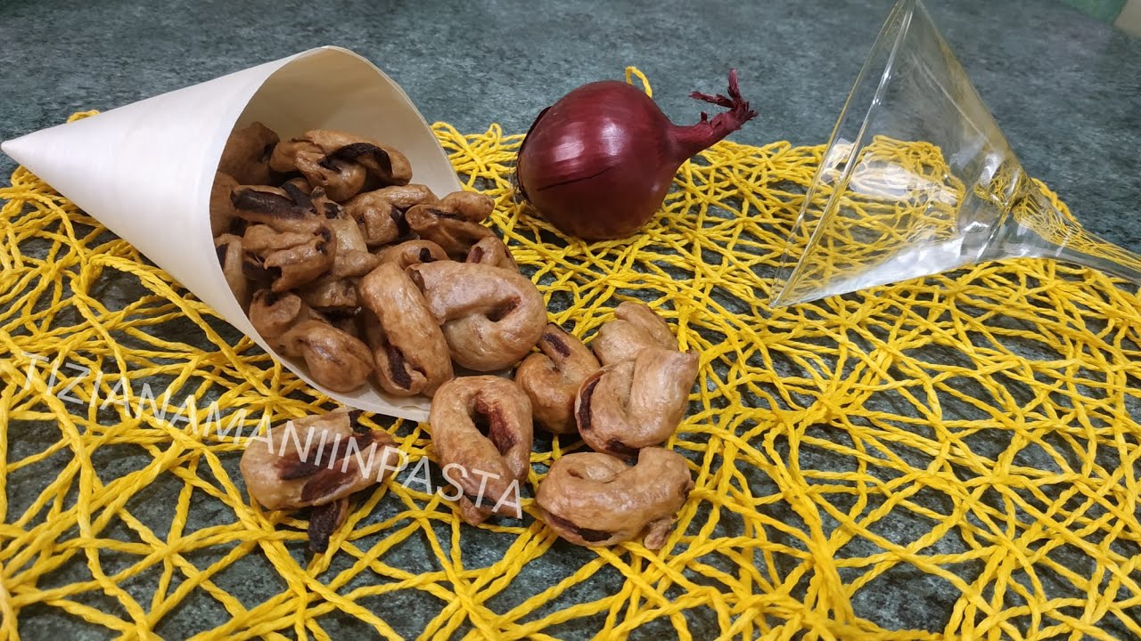 TARALLI BOLLITI ALLA CIPOLLA ROSSA \ RICETTA SENZA LIEVITO FACILE E VELOCE