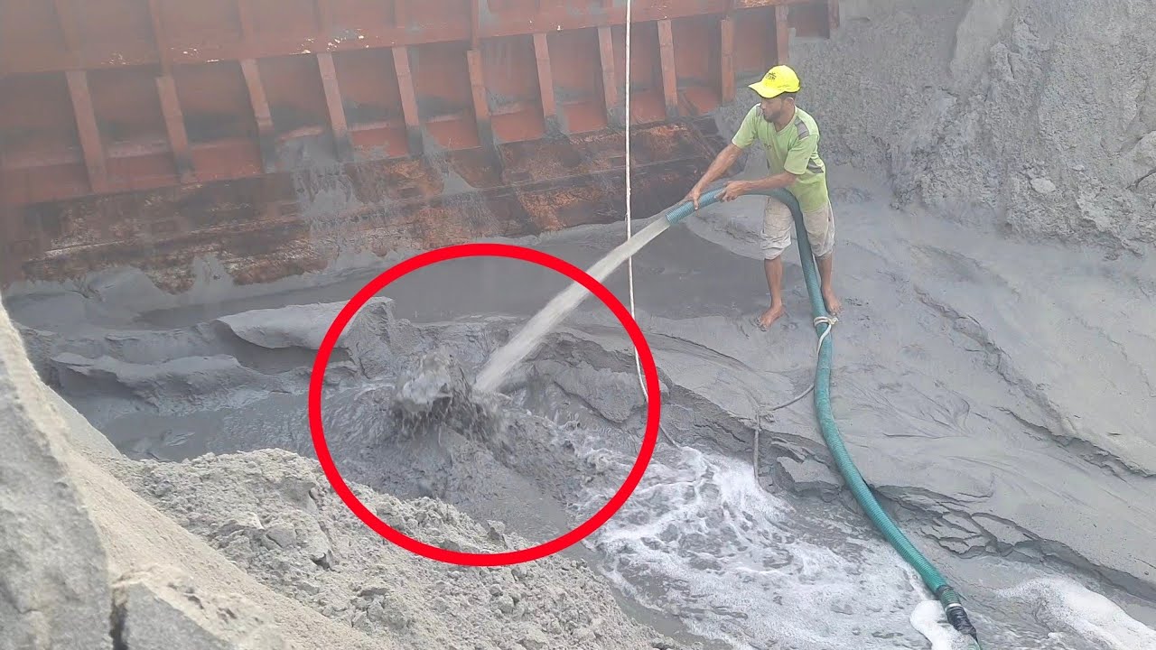 Unloading sand form ship barge unloading video unload sand from big barge ship 437 (08 Mar 2026)