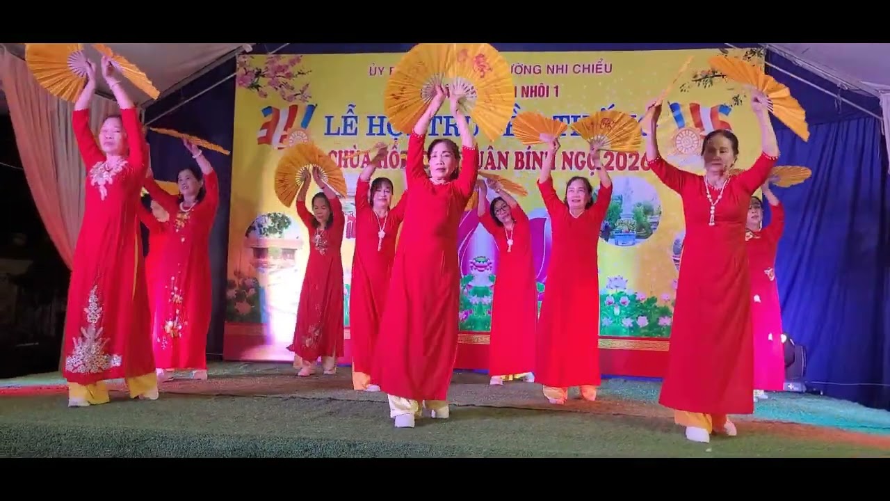Múa chèo: ngôi chùa quê hương. Tổ dân phố Bích nhôi 2. P. Nhị chiểu
