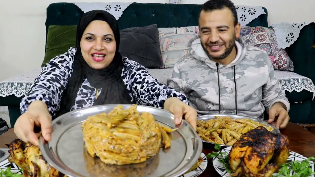 تحدي اكل وبعد غياب رجعنا باقوى تحدي حلل محشي الكرنب و2 فرخه محشيه والعقاب زحلقه 😭