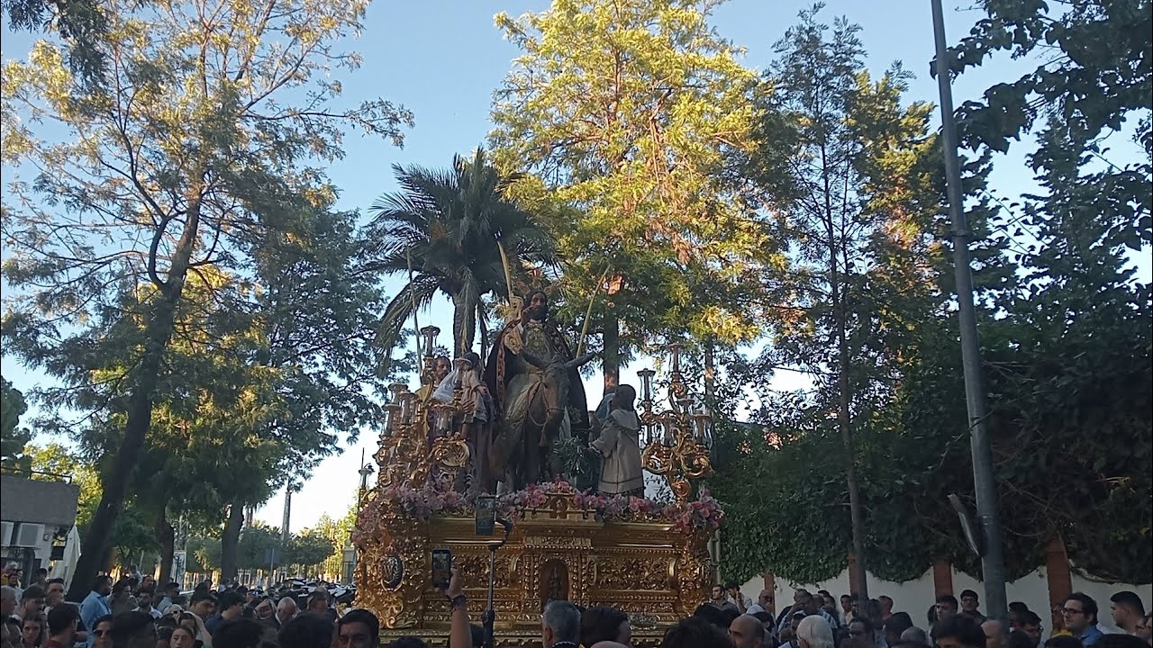 Salida Extraordinaria Cristo Rey Jerez 2024. Entrada en la Plaza del Caballo, Am Lágrimas de Dolores