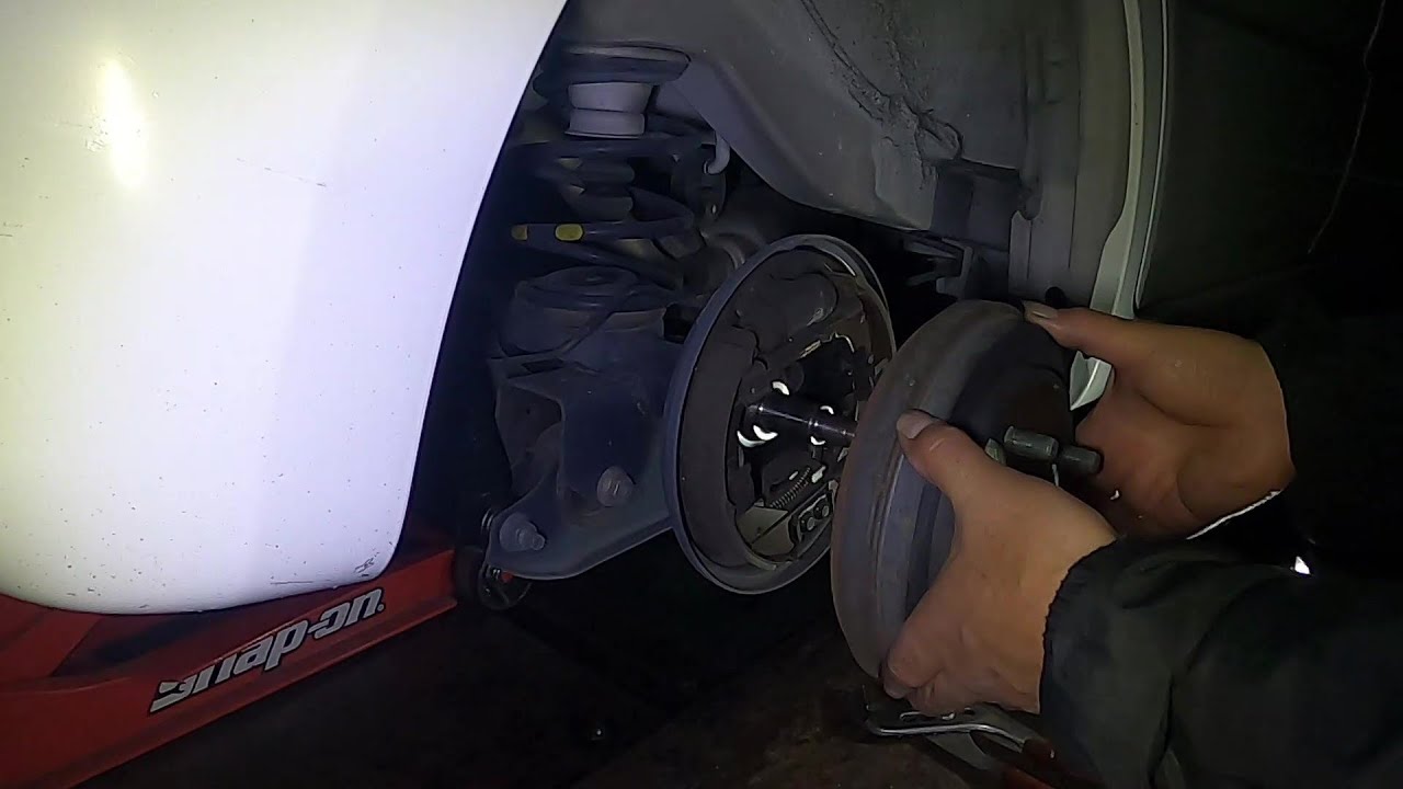 ＭＨ２１Ｓ ＭＨ２２Ｓ ワゴンＲ リア ハブベアリング 交換 方法 取り外し 取り付け　サイドブレーキ 調整　SUZUKI Wagon R MH21S MH22S