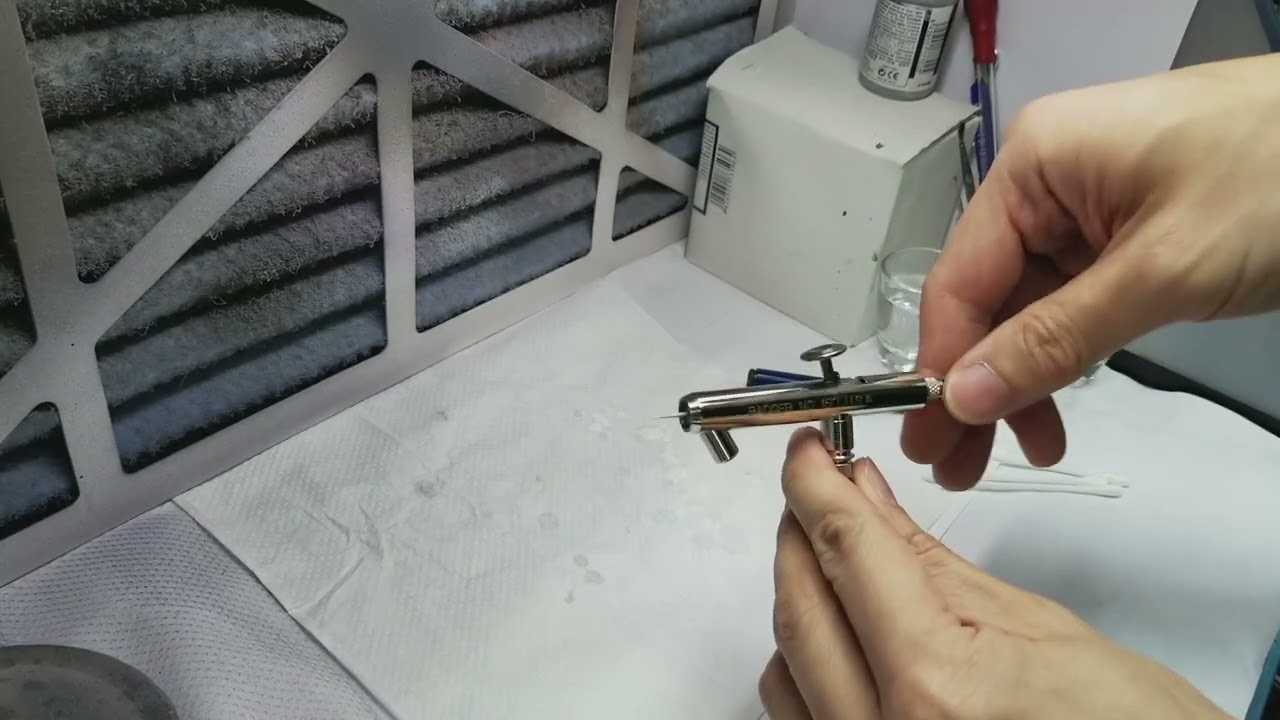 Airbrush Cleaning for Badger 150 | How to clean a bottom feed airbrush ?