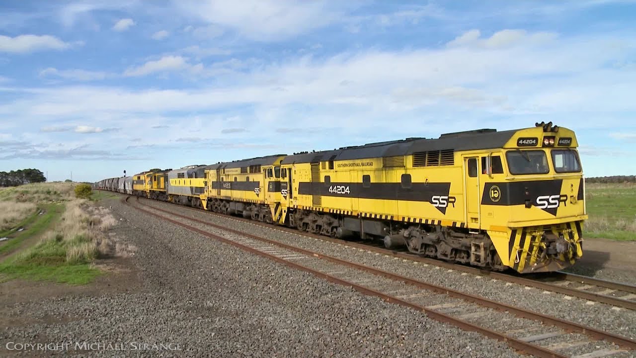 7CK3 SSR Grain Train With 5 ALCO & EMD Diesel Locomotives - PoathTV Australian Railways
