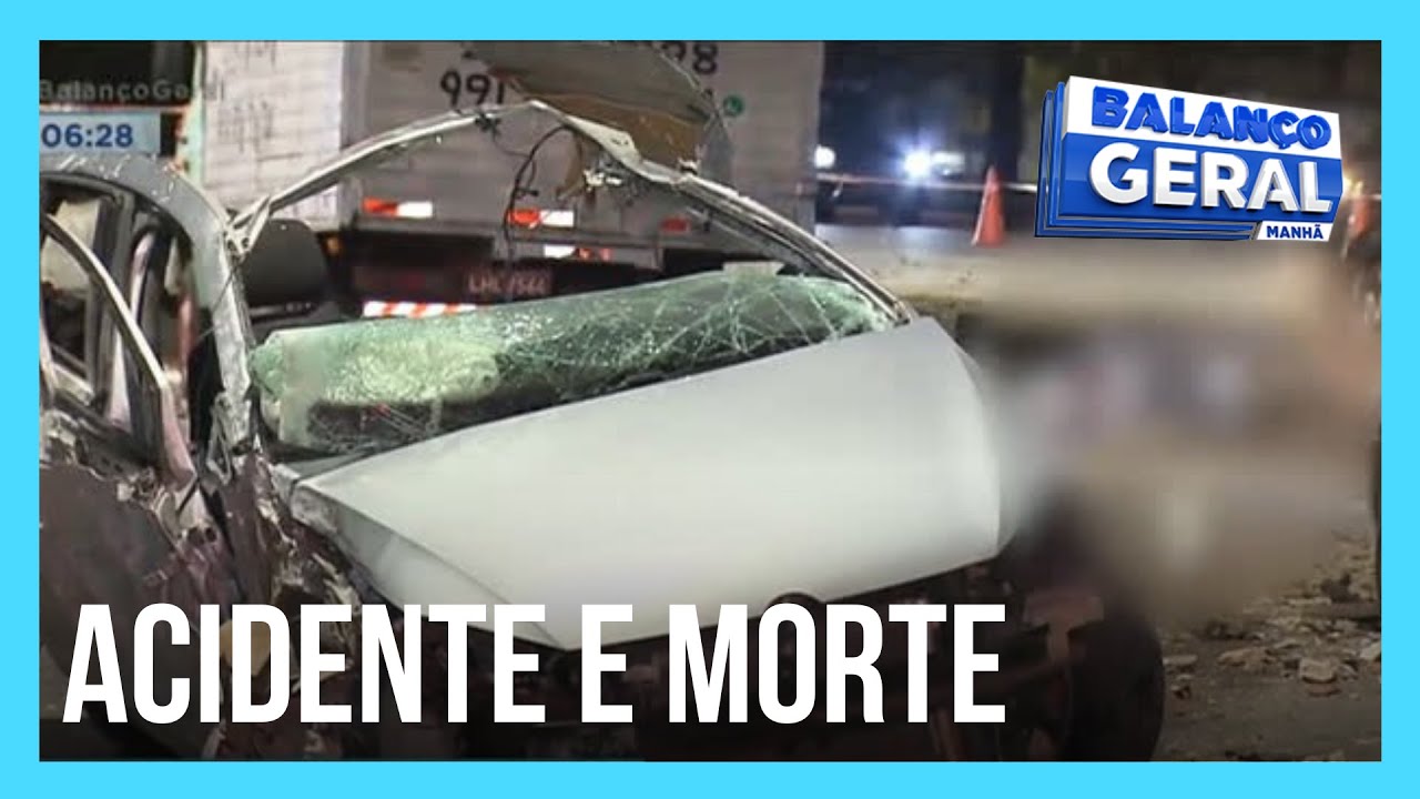 Jovem morre ap&oacute;s bater carro contra dois postes em SP