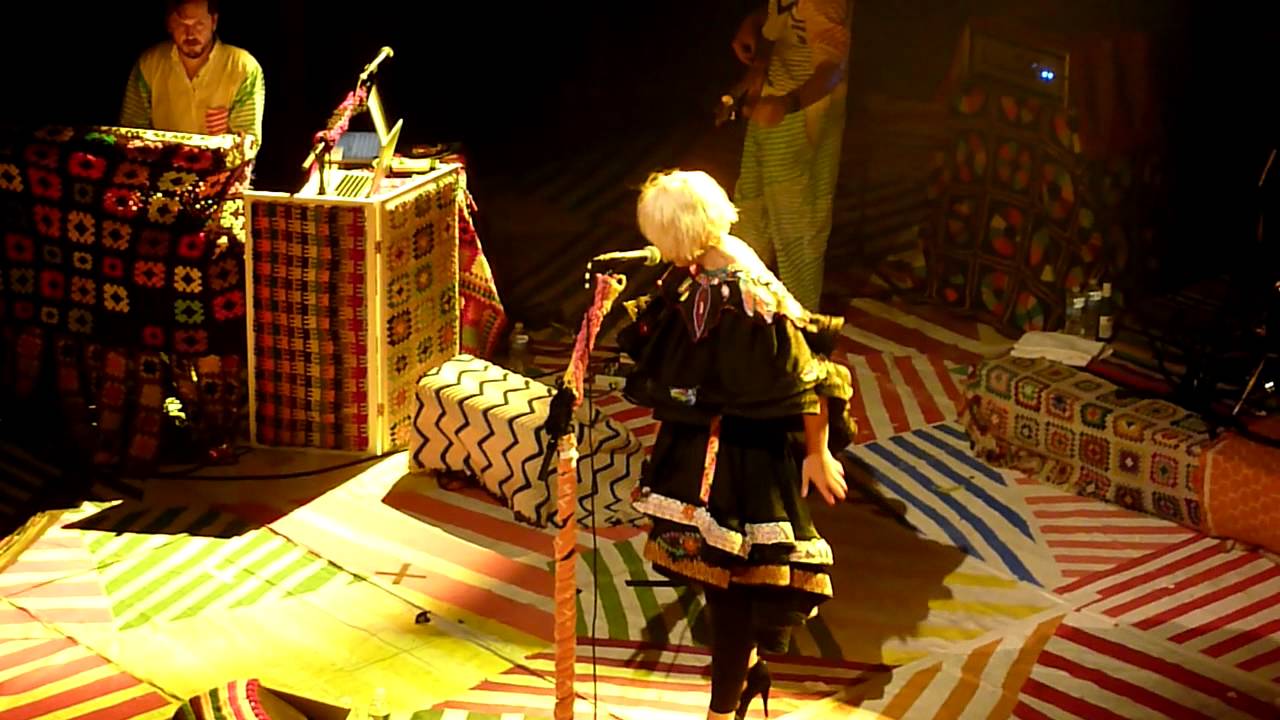 Sia - Clap Your Hands / Breathe Me (live at Webster Hall, NYC - Aug 26 2011)