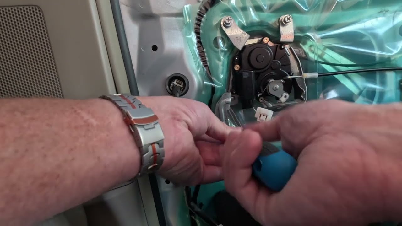 Fixing My Toyota Estima Door Opening Motor System