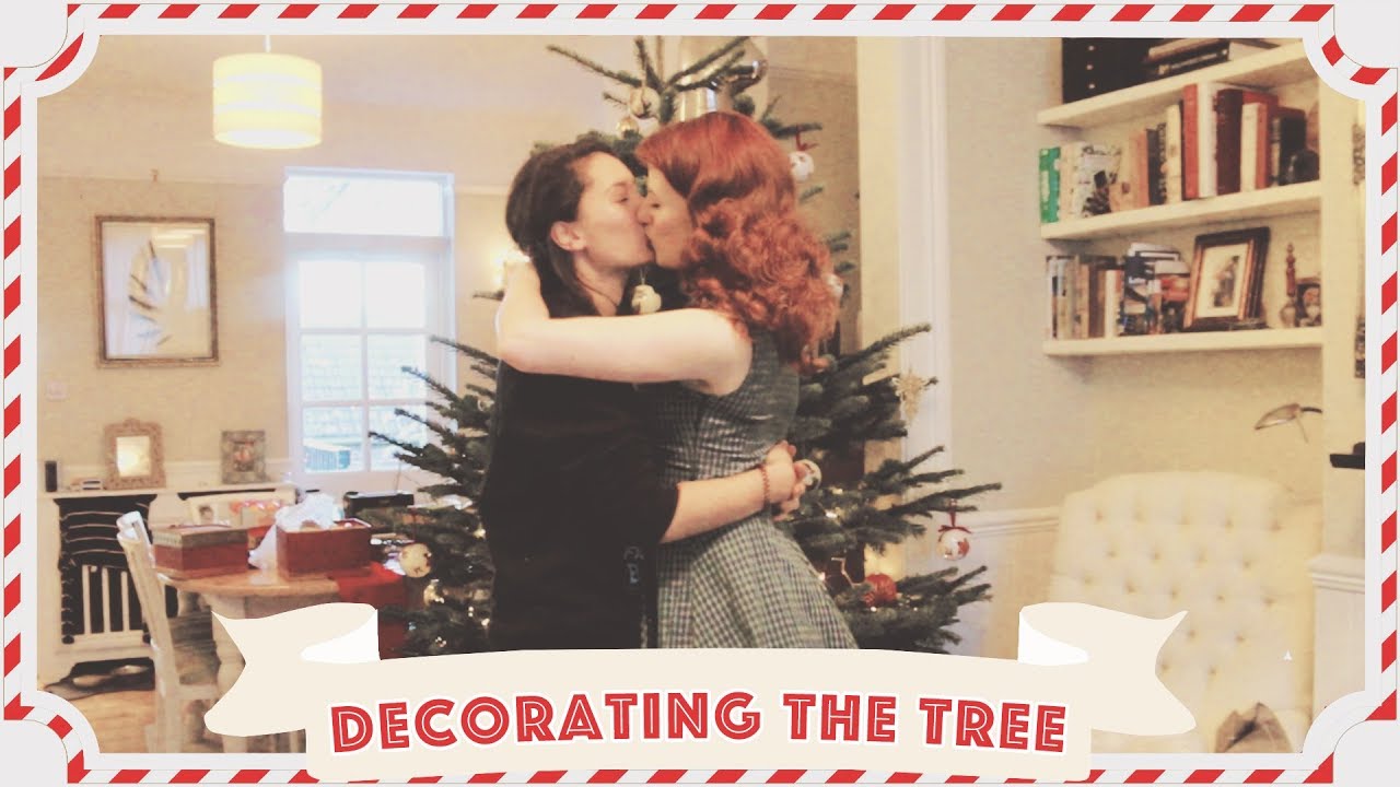 Decorating The Tree // Vlogmas Day 2 [CC]
