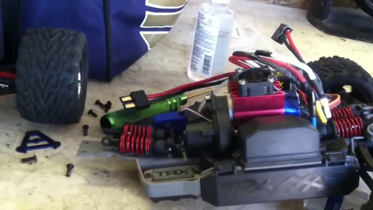 Traxxas Erevo Mini brushless: Steering Modification