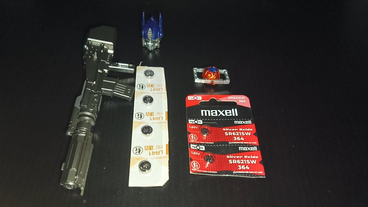 Cyber Era CE-06 Optimus Prime. How to access LED and Batteries