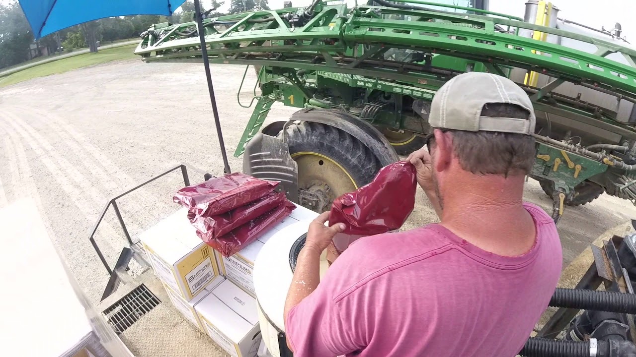 Loading A R4038 Sprayer