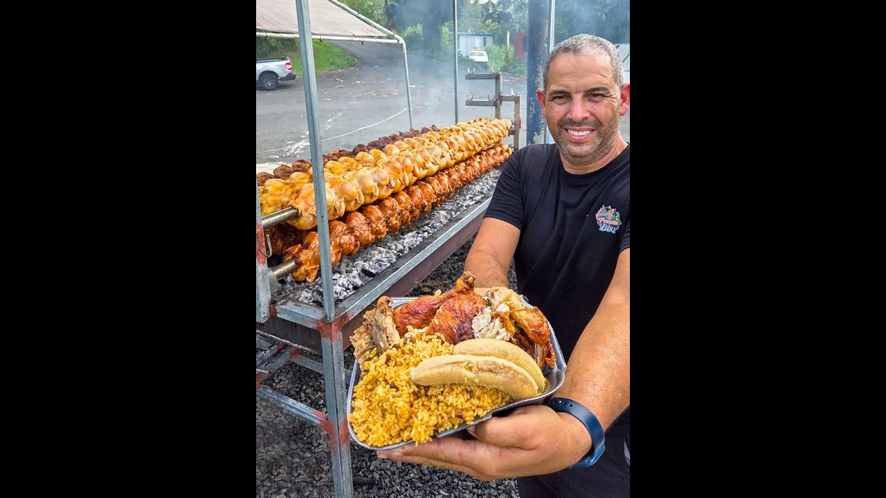 Parecen Pavos 🦃 Pero Noo.. Son Pollitos 🐔🐔 Asaitos Al Carbon 🔥🇵🇷 con Combos Boricuas y la Yuquita en