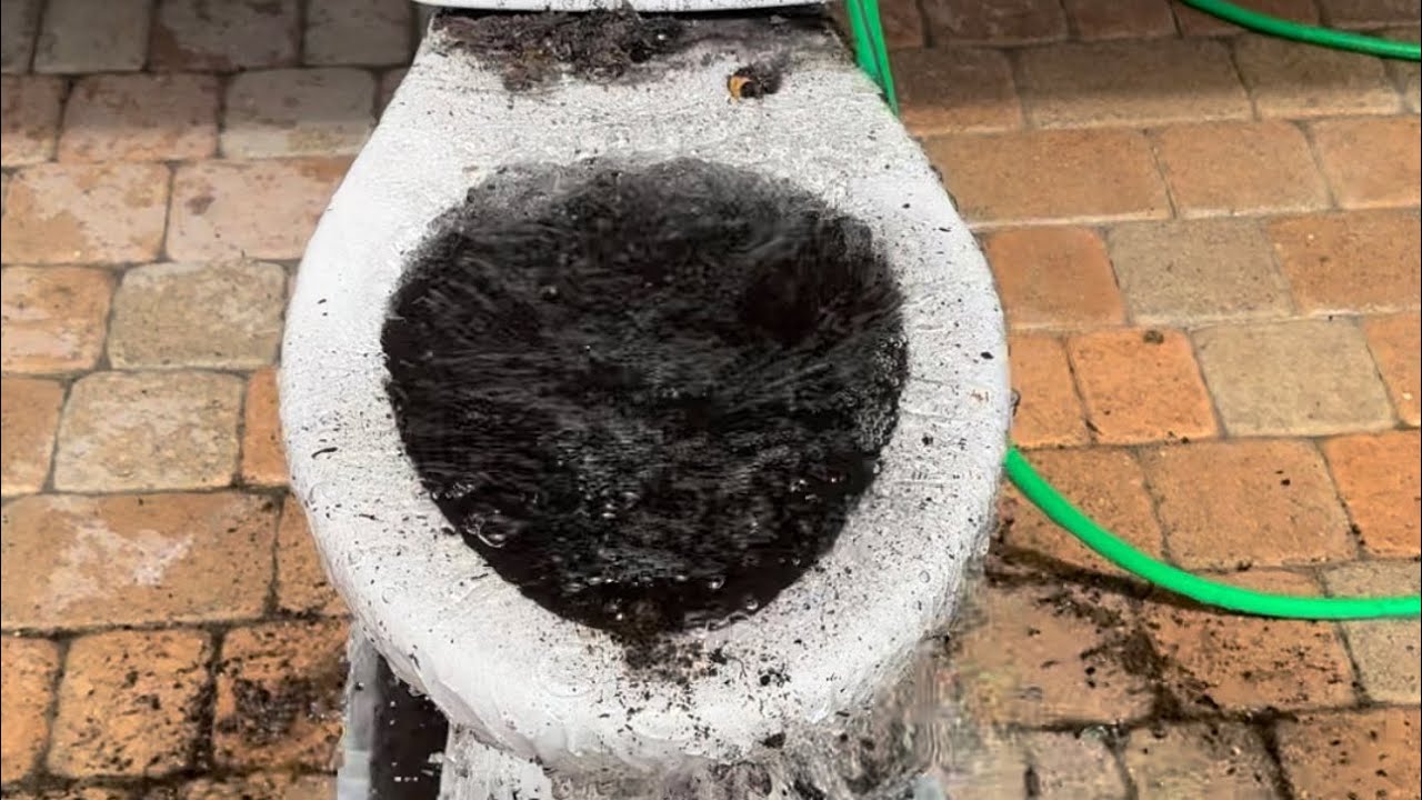 Toilet flood!!!!😱😱