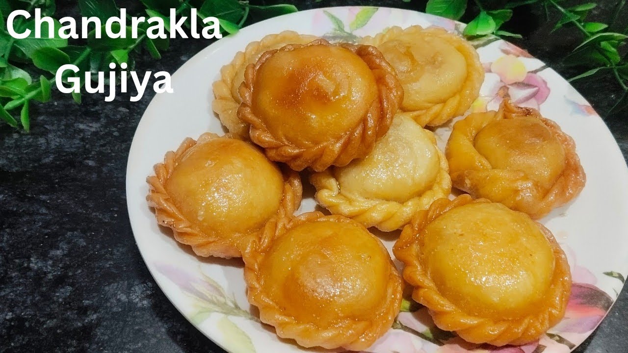 होली स्पेशल रेस्पी। Chandrakla gujiya😋🥰😋🥰