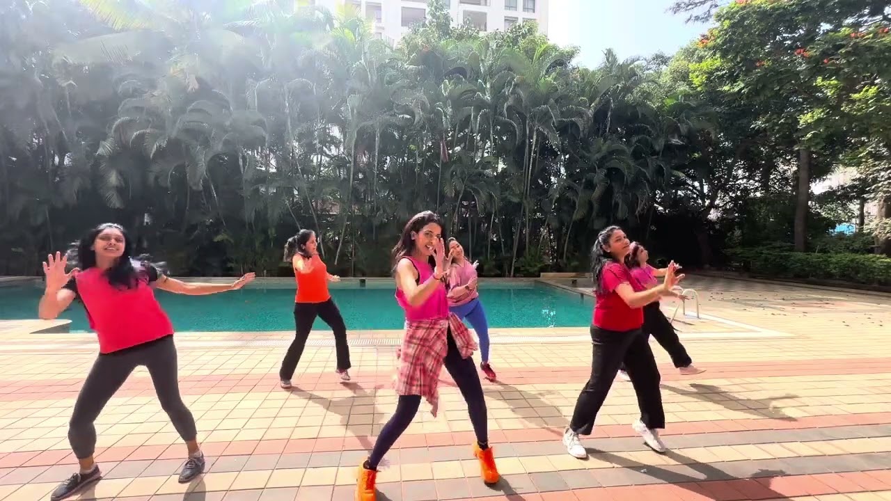 | waka waka  | zumba with Mohini 💃| dance workout | trending video | burn fat | intense workout |