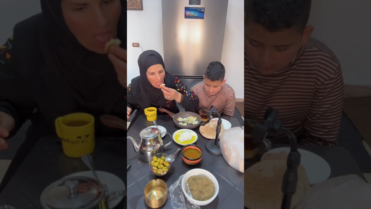 ولعت هوشه بين نمر وام نمر بسبب اصغر بيض بالعالم تعالو حضرو معهم الفطور😂😂