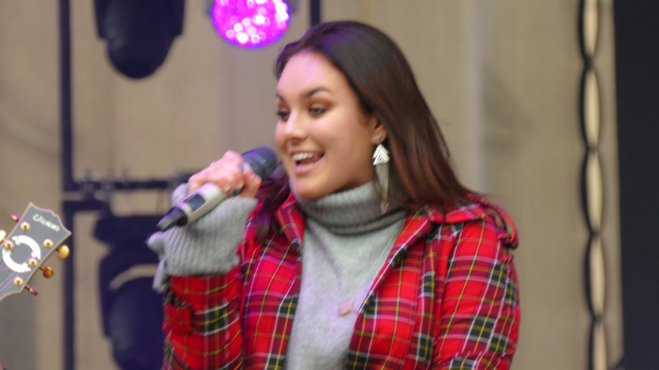 4K: Ewa Farna - Měls mě vůbec rád (Společné století, Staroměstské náměstí, 27.10.2018)