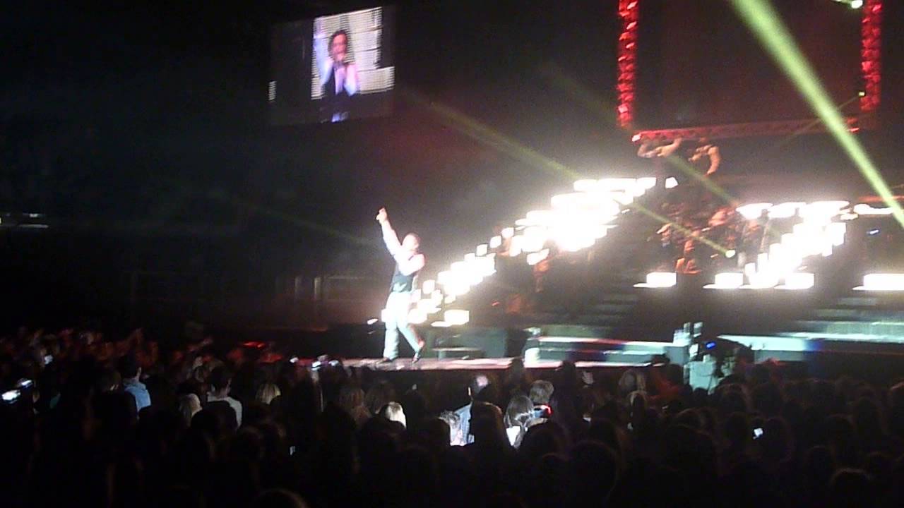 Olly Murs - Right Place Right Time (Encore song) - O2 Arena