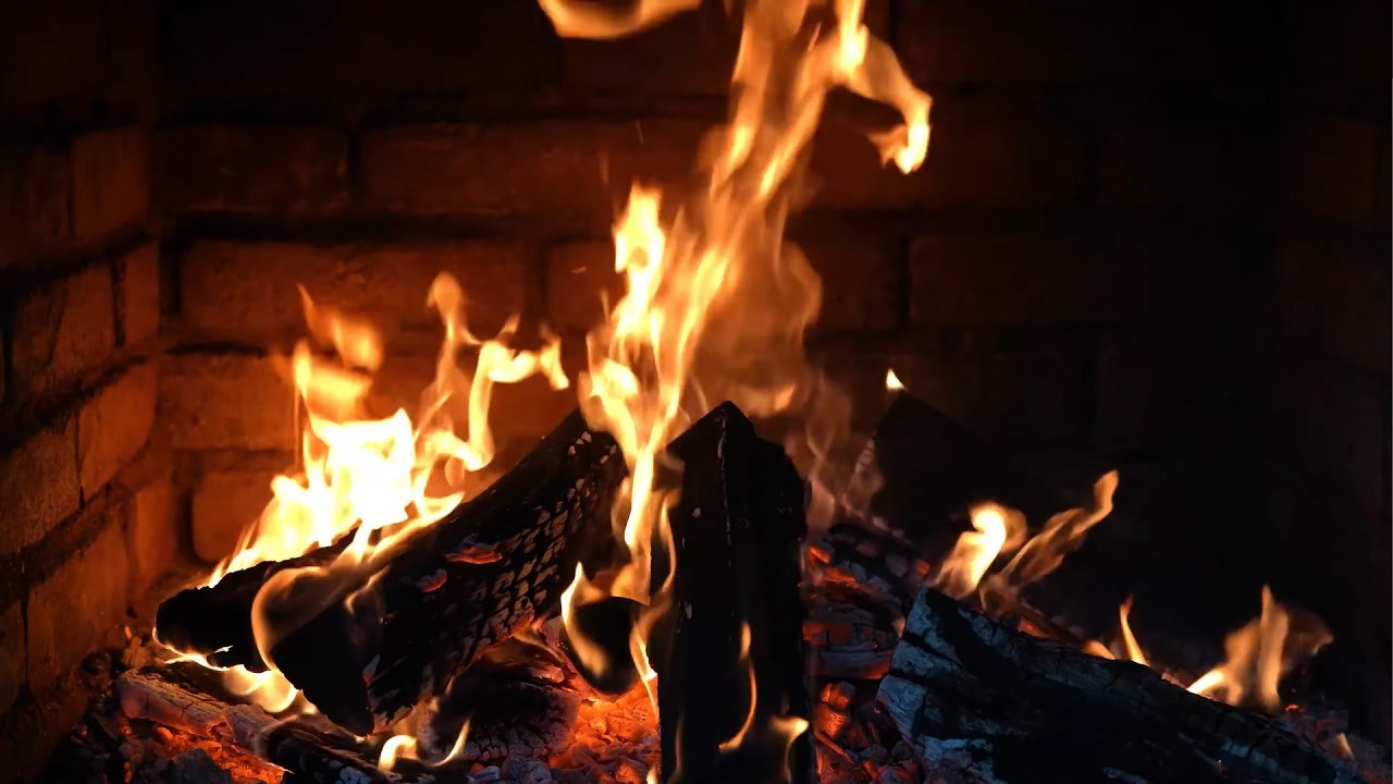 🔥 Warm Fireplace Glow with Gentle Crackling Sounds for Deep Relaxation.
