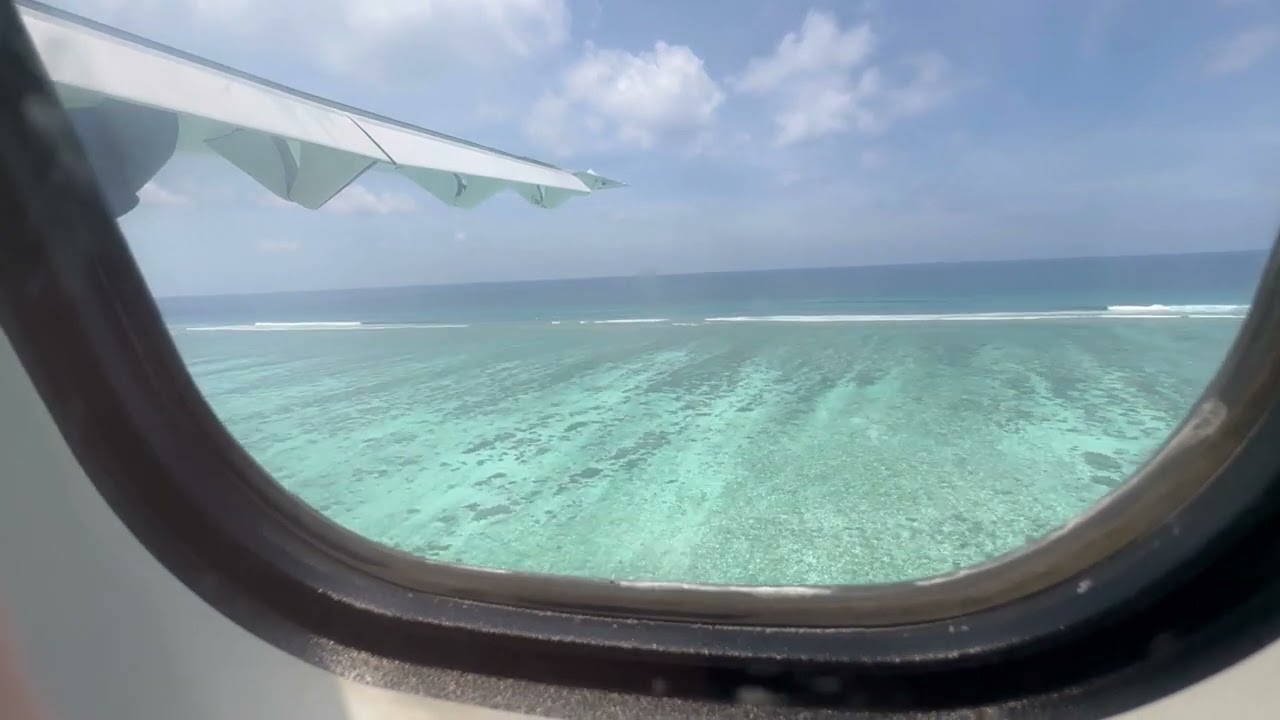 Manta Air arrival at Maldives Dhaalu Island Airport with lovely sea views! | Vince Travelling