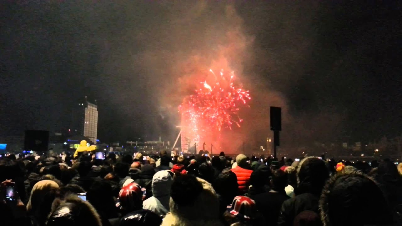 London fireworks 2014 view from bridge