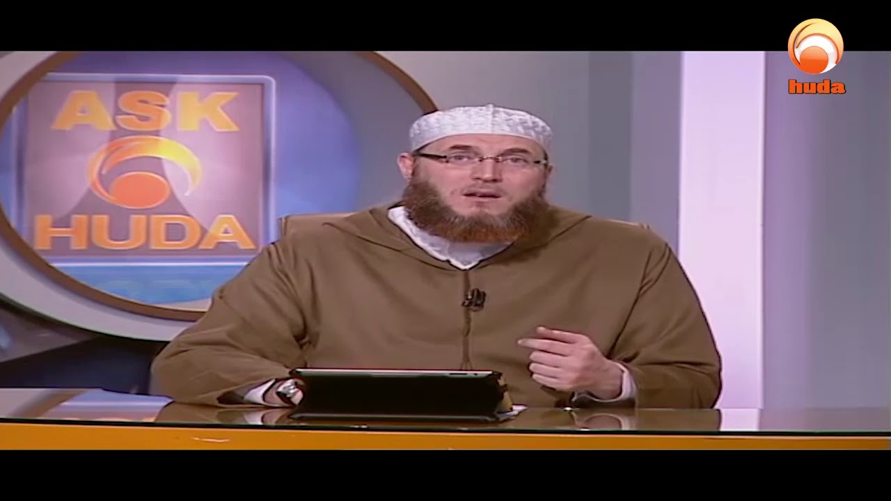 Is it necessary to do wudoo’ or ghusl if a person gets najasah on his body or cloth
