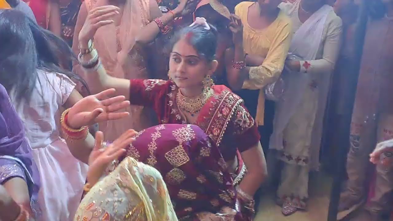 संगीता शास्त्री ने किया//सुपर ड्रास नगला गुमानी में//सतीश शास्त्री की भागवत में//9719972810