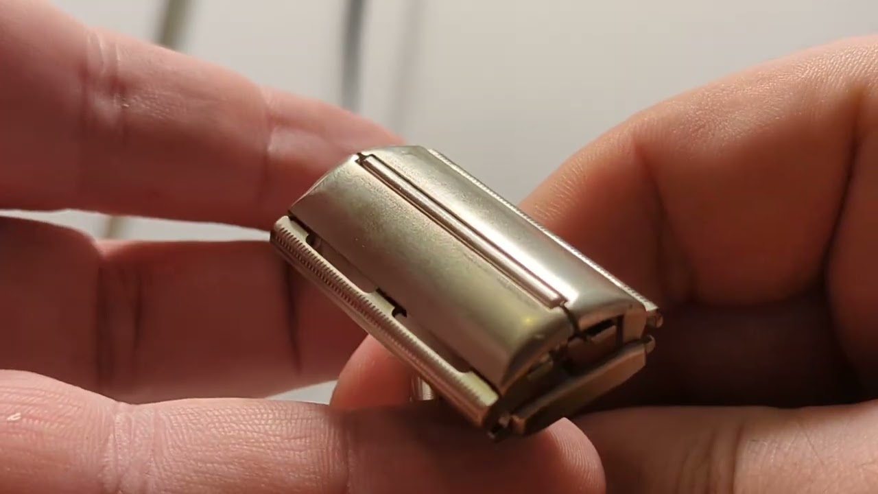 1961 Gillette Fatboy Safety Razor DE G1 Adjustable 1-9
