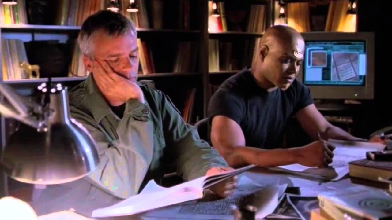 Stargate in 4 min - SG1 04x06 Window of Opportunity