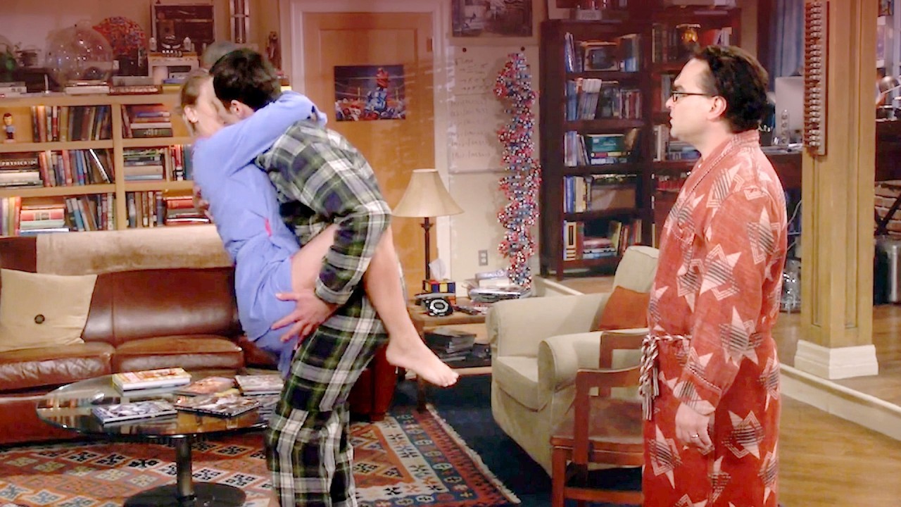 10 Unexpected 'Big Bang Theory' Kisses We're Still Processing Today