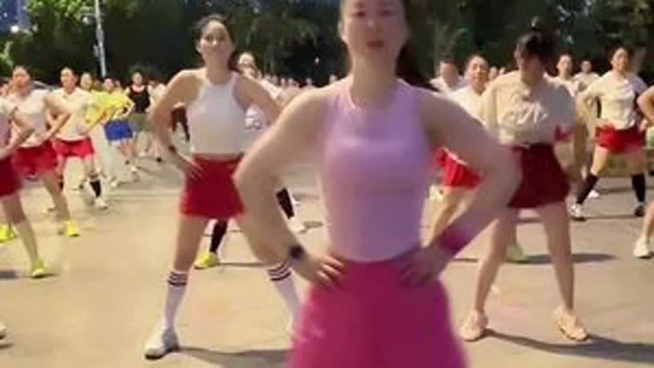 为每一位坚持锻炼的队友们点赞！#暴汗燃脂瘦全身 #࿆愿所有的美好和期待都能如约而至