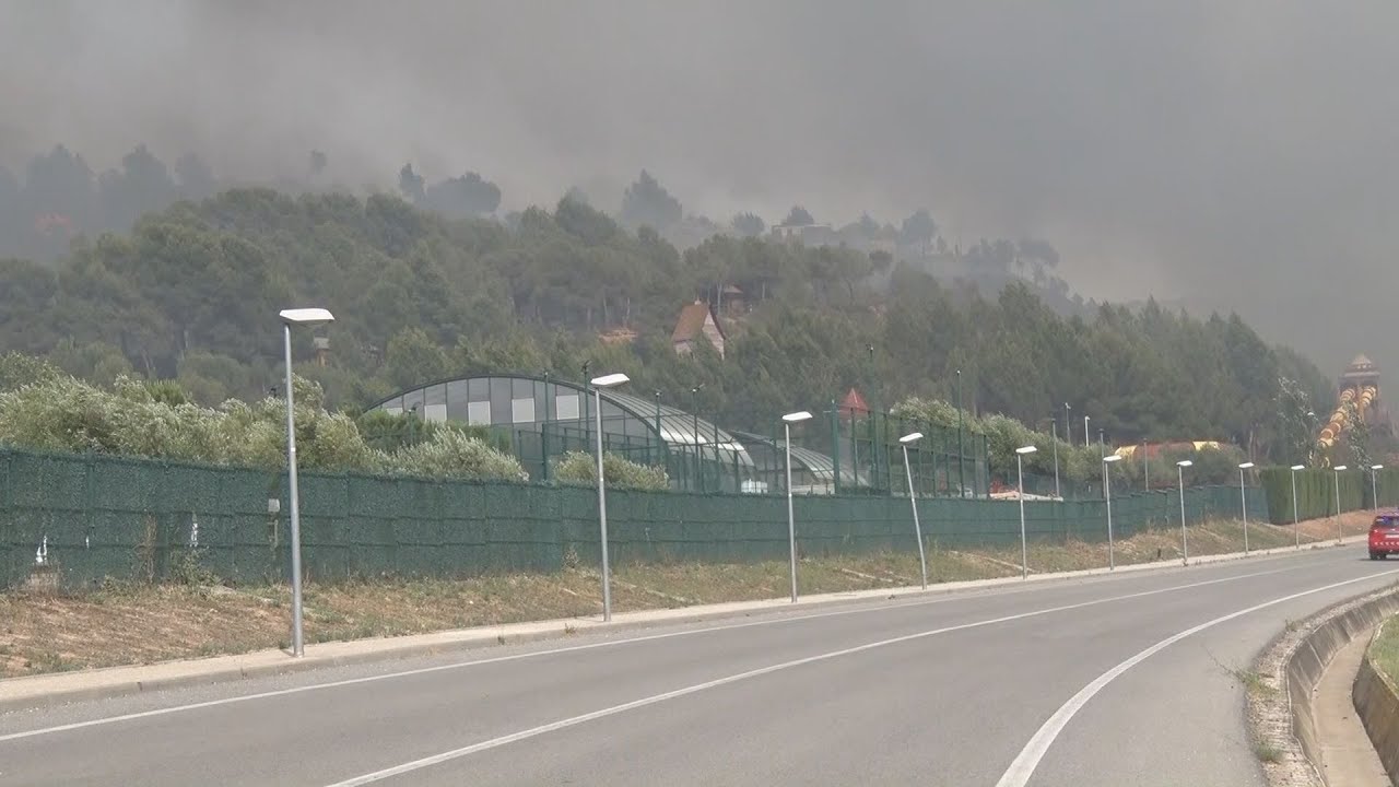 Estabilitzat l'incendi que ha obligat a desallotjar el càmping de Montblanc