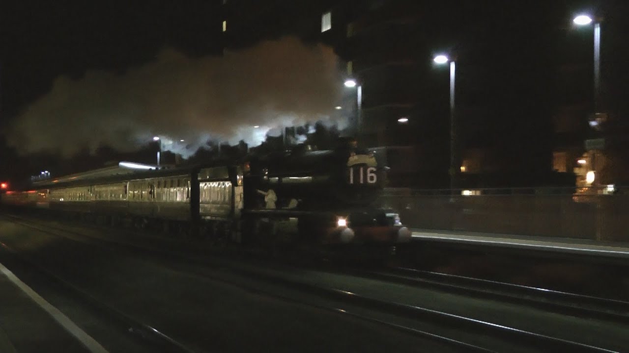 6024 'King Edward I' powers through Swindon on 1Z62 'The Bristolian' 03/03/12