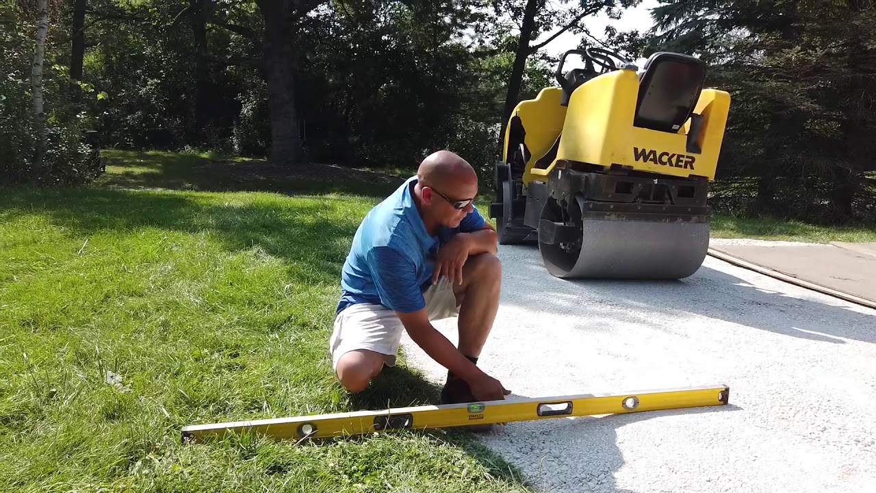 How to Build a Backyard Putting Green