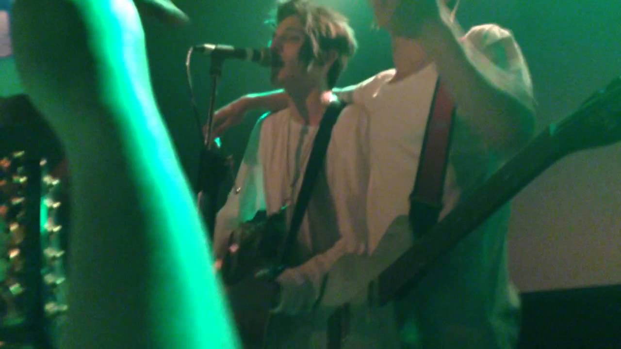 Chase Atlantic Live - Teenage Dirtbag