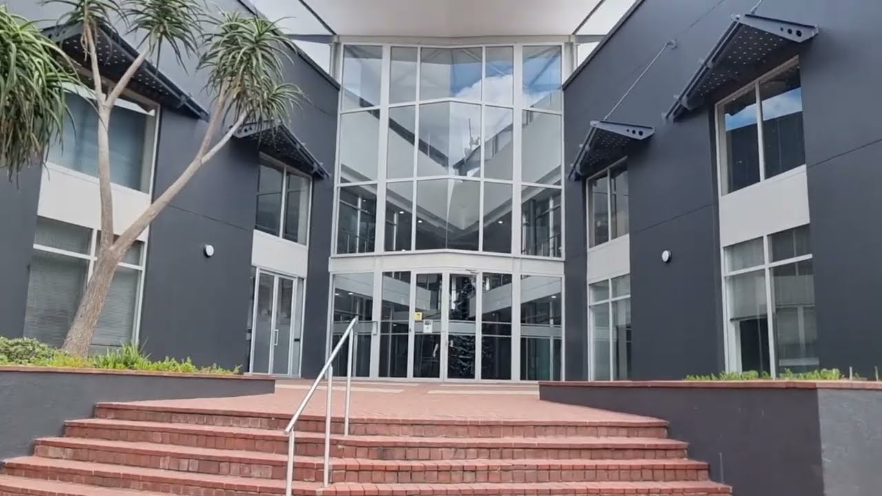 157sqm Ground Floor Office To Let in Bedfordview